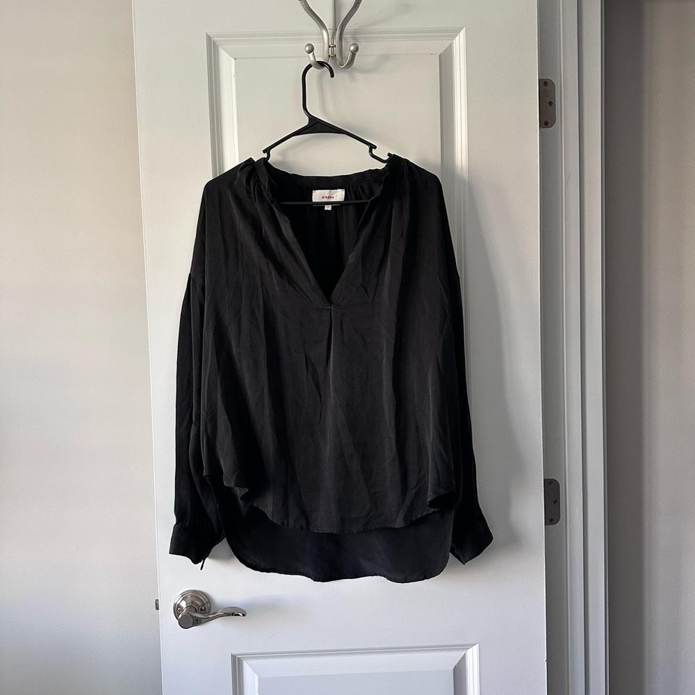 Black silk Xirena top